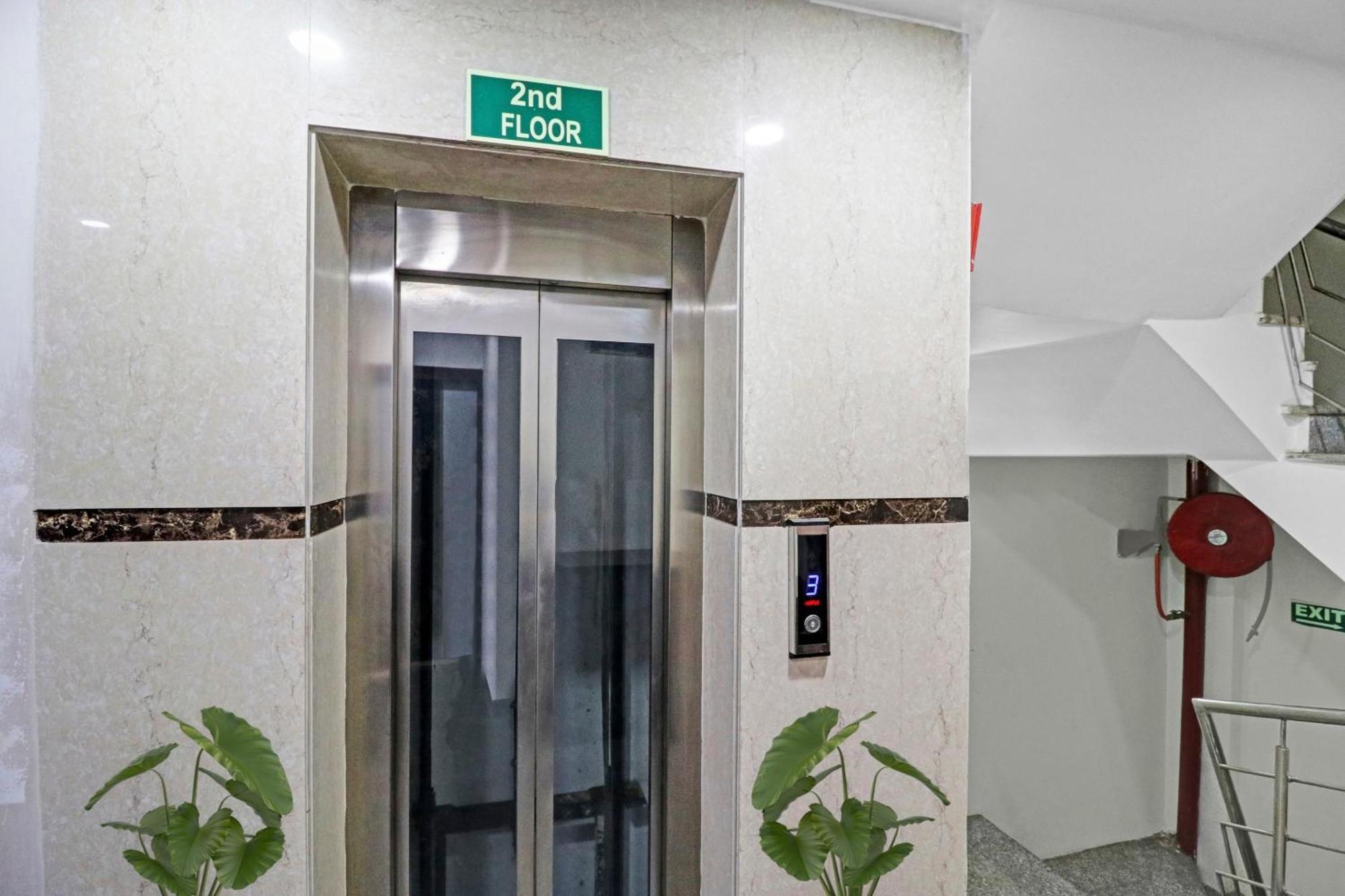 Hotel Stay House New Delhi Exterior photo