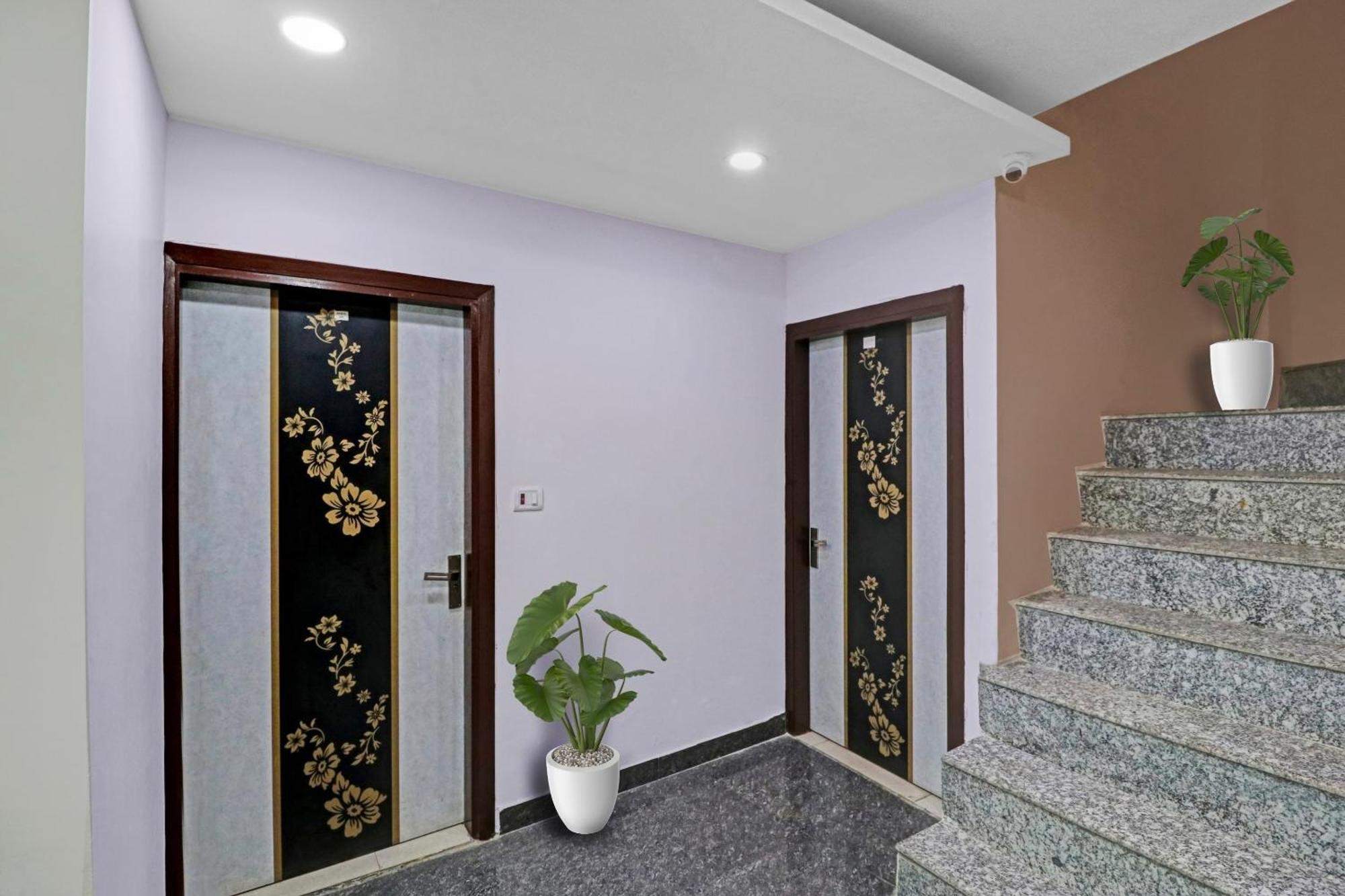 Hotel Stay House New Delhi Exterior photo